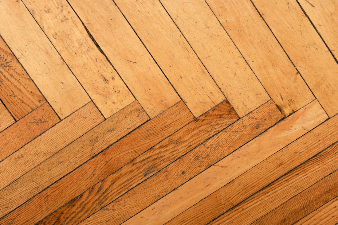 Tarima de madera en espiga